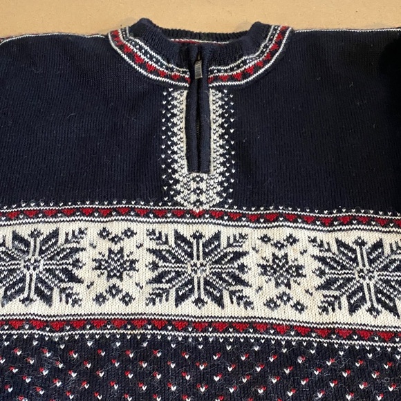 Dale of Norway Navy Blue and Red Knit Sweater. Classic Collection. - Picture 6 of 8